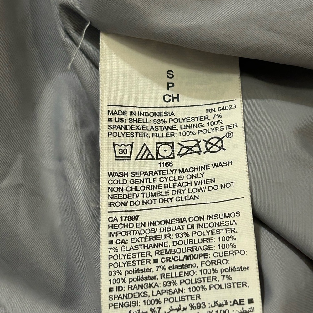Old Navy Active Light Gray Jacket Soft Smooth Puffy Cozy Size Small - Picture 5 of 5